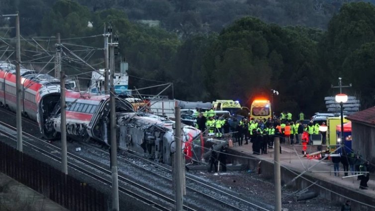 До 252 000&euro; ще получат близките на загиналите при влаковата катастрофа в Испания