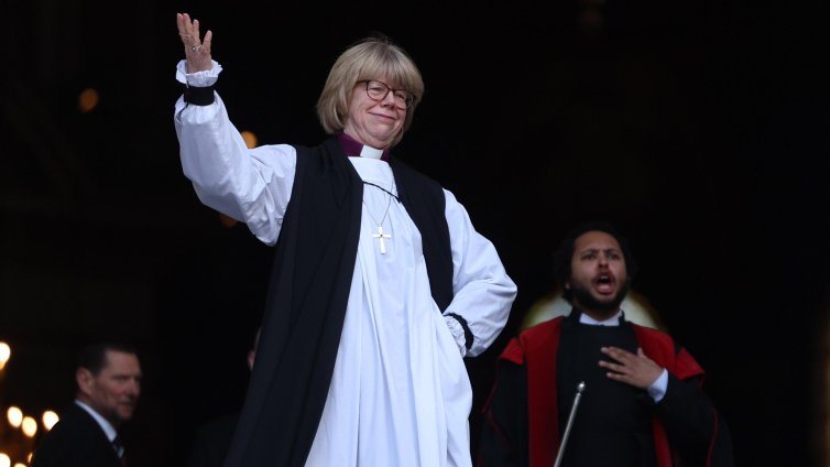 Назначаването на първата жена архиепископ бе юридически потвърдено