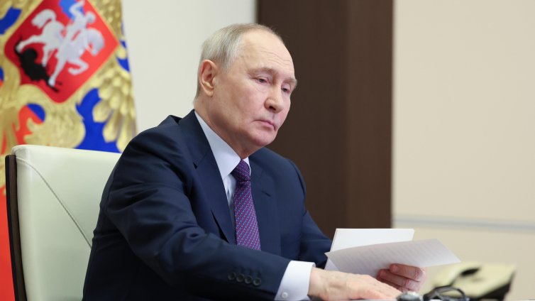 Интернет затъмнението на Путин: Хаотичен стремеж да се откъснат руснаците от света