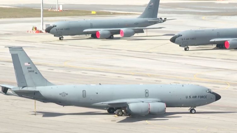 Американски самолети се появиха в цяла Европа, само при нас са... за обучение ВИДЕО/СНИМКИ