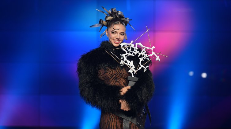 Дара може да се откаже от "Евровизия" заради хейта, ще мисли