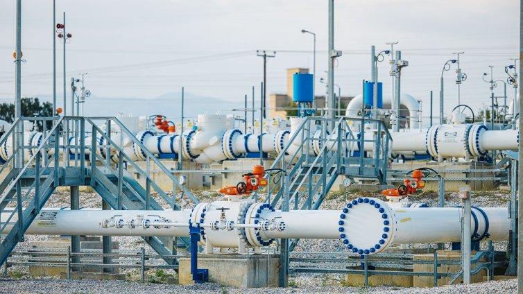Кранчето се затегна, транзитът на руски газ през Украйна спира