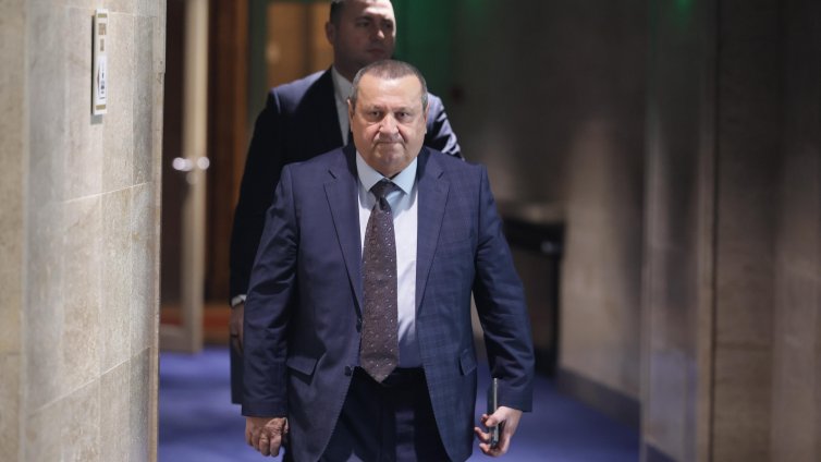 Хасан Адемов разпореди проверка на сигнала за душене на дете от учител в село Ракево