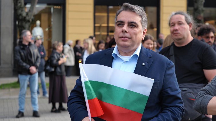 Асен Василев: Важно е да не гласуваме за модела на постната пица