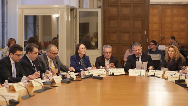 Комисията по бюджет прие на първо четене ревизирания бюджет на НЗОК и ДОО