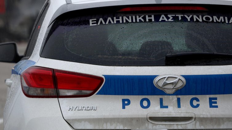 Задържаха българин за измами за 690 000 евро в Гърция