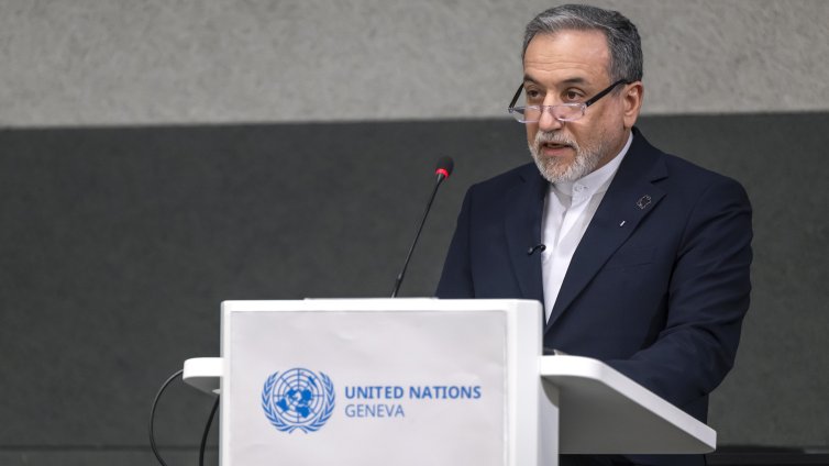 Иранският външен министър пристигна в Санкт Петербург за среща с Путин