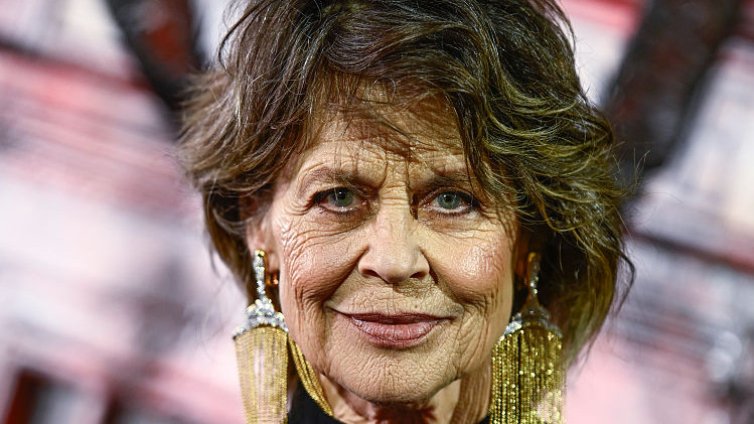 Линда Хамилтън гордо показва бръчките си 