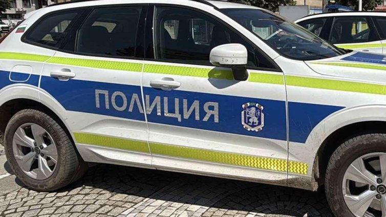 Мъж изби три зъба на 17-годишен ученик на плажа в Китен