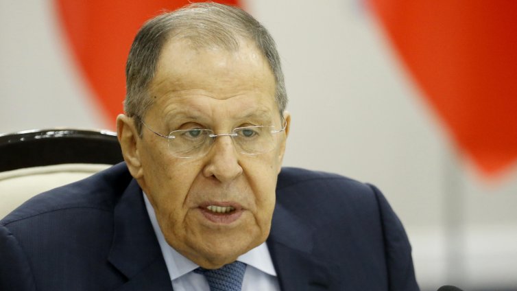 Лавров: Катастрофалното увеличение на разходите за отбрана на НАТО ще доведе до колапс