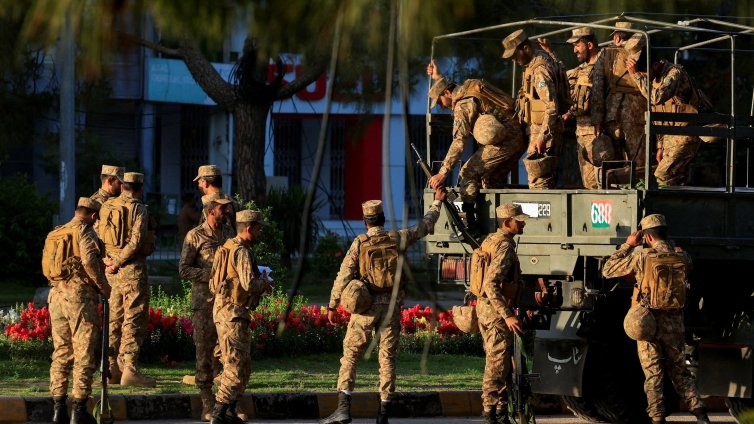 Как Китай и Русия могат да спечелят от война с Иран