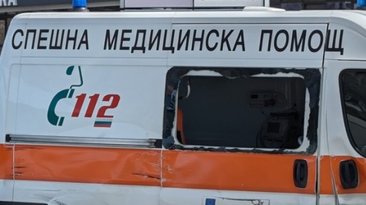 Линейка се обърна край Владая, медсестра е в тежко състояние