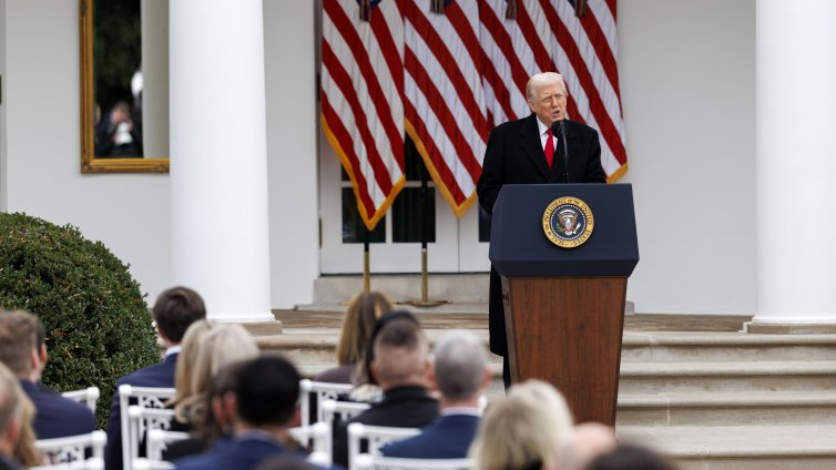 Тръмп се закани: Въздушното пространство над и около Венецуела ще бъде затворено