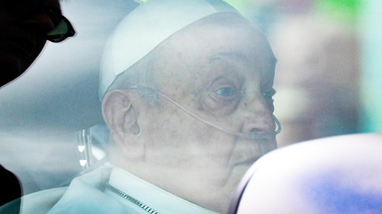 След сблъсъка си със смъртта: Папа има да реши много въпроси във Ватикана