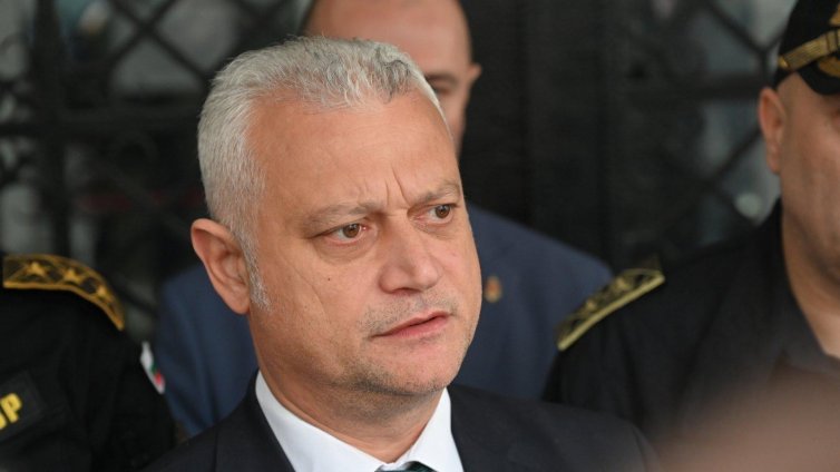 Емил Дечев: Камионът, запушил тунела "Витиня", е собственост на партиен активист