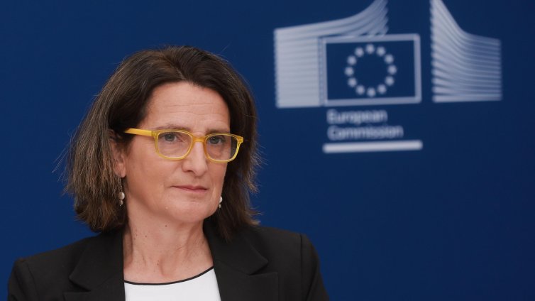 Тереса Рибера, изпълнителен вицепрезидент на ЕК, пристига за първи път в България