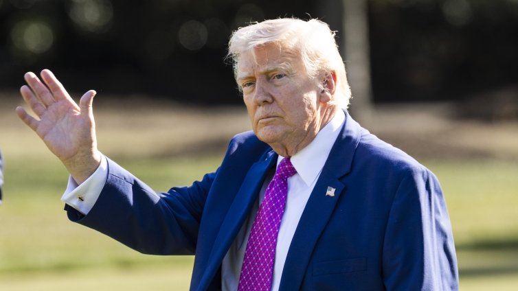 Тръмп: САЩ разчистват Ормузкия проток