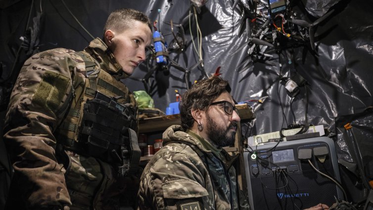 Украйна е ударила руски военен кораб на около 1800 км разстояние