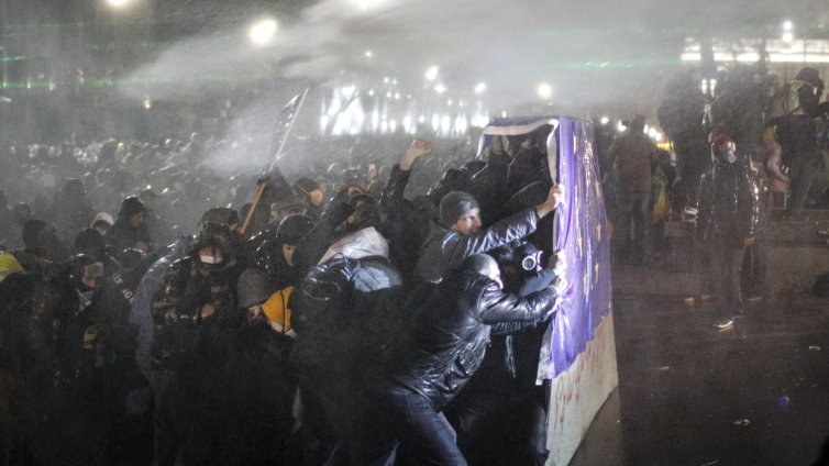  Хиляди грузинци на протест заради замразените преговори с ЕС