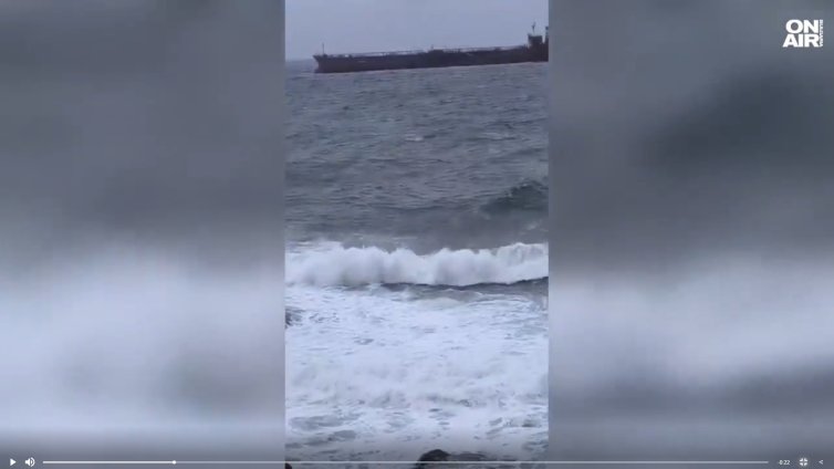 Удареният от Украйна кораб KAIROS е заседнал край Ахтопол