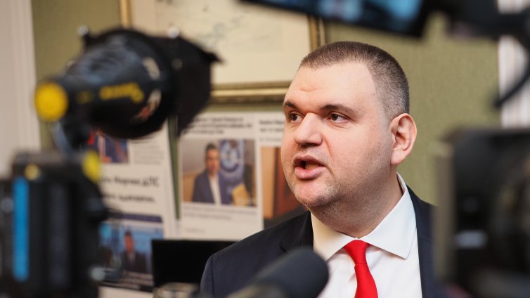 ПБ няма да сваля охраната на Пеевски, но му взе легендарния кабинет №222А (ВИДЕО)