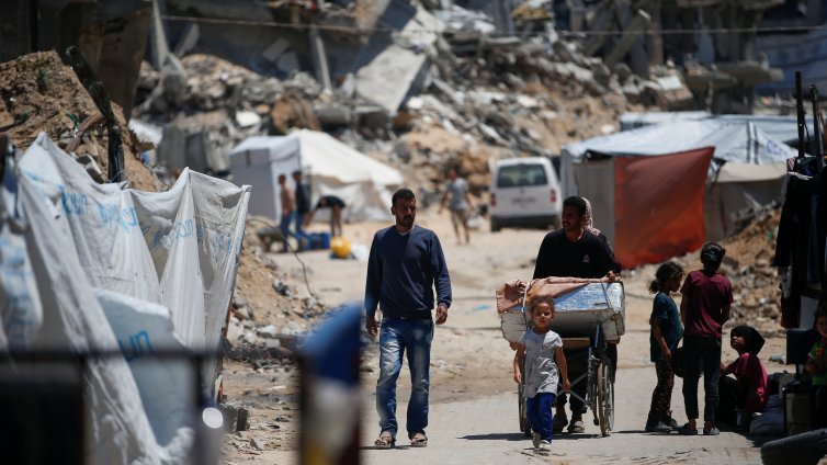 "Хамас" разпространи видеозапис с двама живи израелски заложници