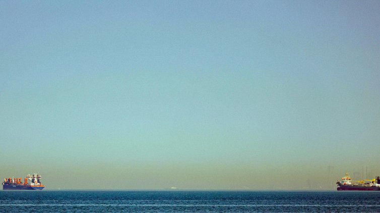 Иран: Нанесохме удар с ракета по американски петролен танкер в Персийския залив