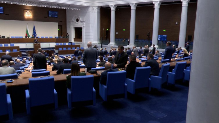 Парламентът избира управител на НЗОК