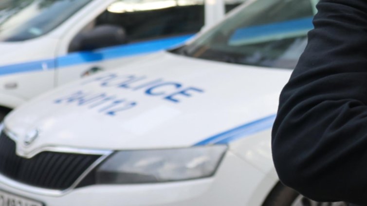 Задържаха 7 непълнолетни при полицейска операция в Перник