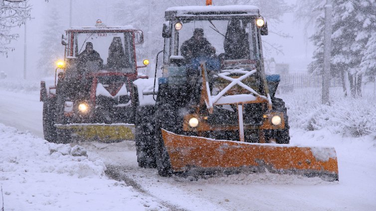 Снегът остави  без ток 40 села и квартали в Габровско