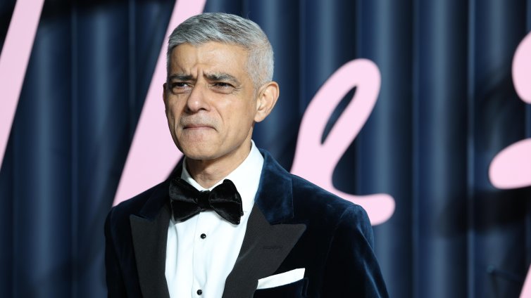 Садик Хан: ИИ може да е оръжие за масово унищожение на работни места