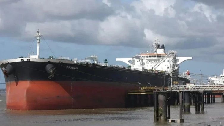 Иран печели над 140 милиона долара на ден от петрола