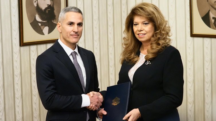 Гюров представи служебния кабинет, кои са новите министри?