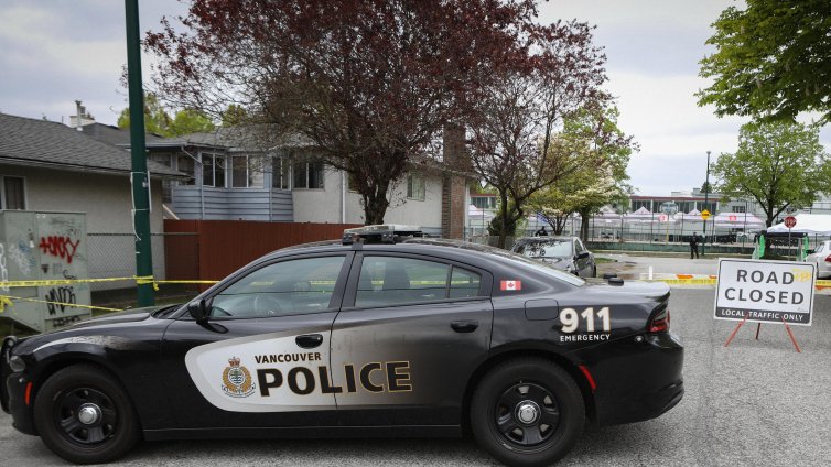 Лодка се обърна край Калифорния, поне трима загинали