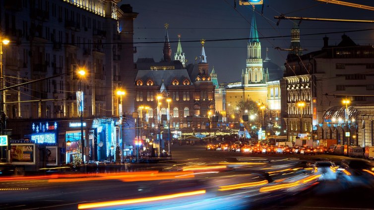 Двегодишен син на руски прокурор стана собственик на апартамент за 760 млн. рубли срещу Кремъл