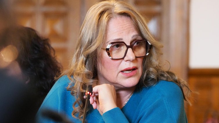 Д-р Гълъбова за козметичните процедури: Масова психоза