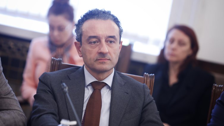 Лорер призна, че бъдещето в листите му на ПП-ДБ е неясно