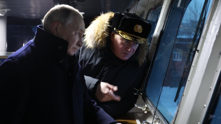 Русия защитава подводниците "Борей" от атаки с дронове