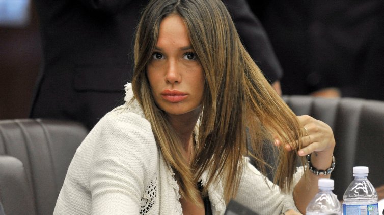 Скандал в Италия около помилването на Никол Минети, набирала жени за Берлускони