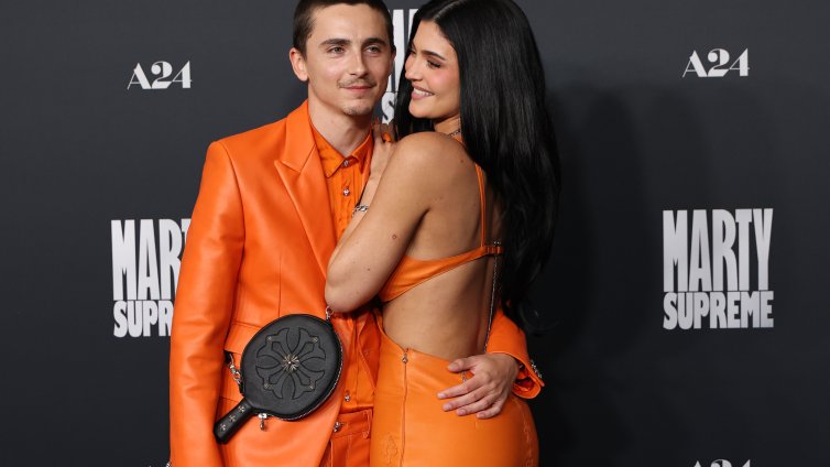 Тимъти Шаламе напълно се променил покрай гаджето си Кайли Дженър?