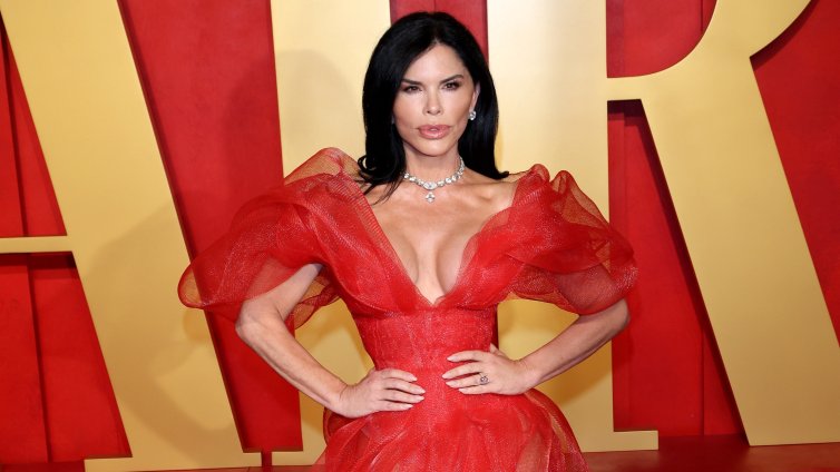 Годеницата на Безос и Кейти Пери политат към космоса