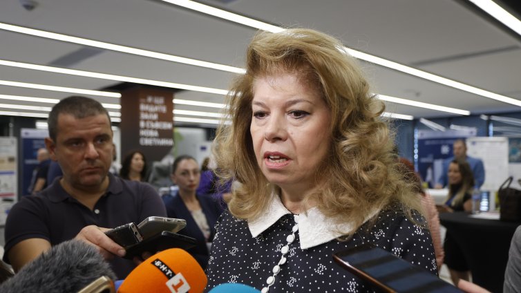 Йотова предупреди за риск от промени в доклада за Северна Македония в Европарламента