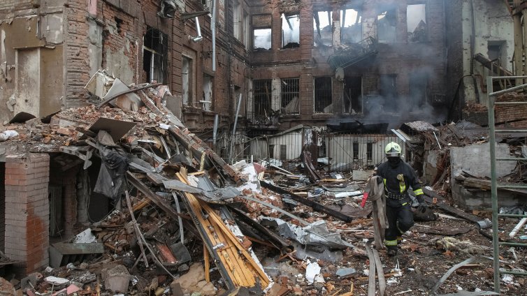 Мощни руски атаки с ракети и дронове в Украйна, поне 14 загинали