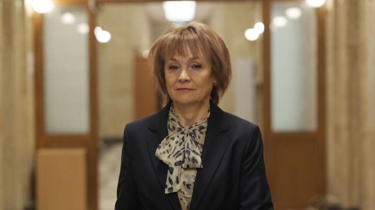 МС уведоми ЦИК: Няма да изпълни задължението си да осигури паравани за гласуване