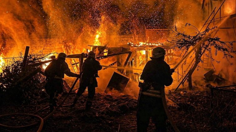 Тръмп и Путин разговарят, а Украйна свива рамене