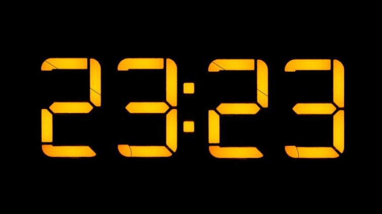 Често виждате 23:23? Ето какво означава това