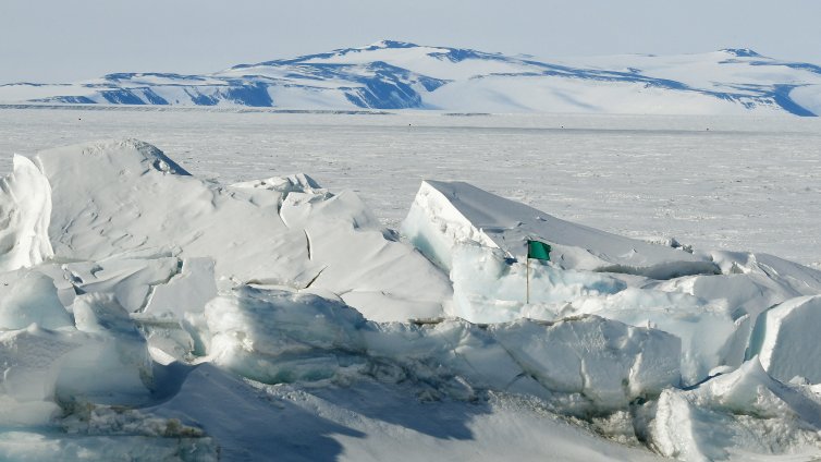 Изследователска база "Конкордия" в Антарктида отчете -84,1&deg;C