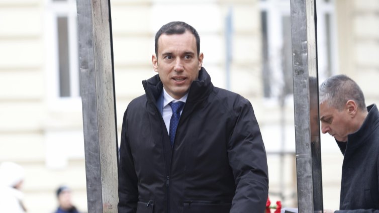 Васил Терзиев отговори на Делян Пеевски: Алчна кокошка, просо сънува