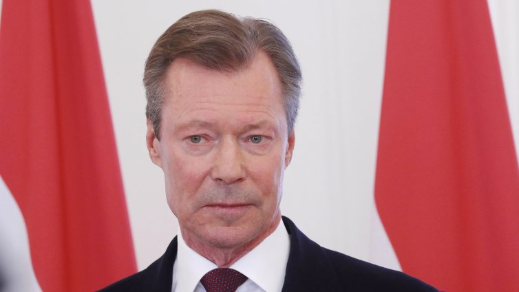 Великият херцог на Люксембург Анри абдикира след 25 години управление