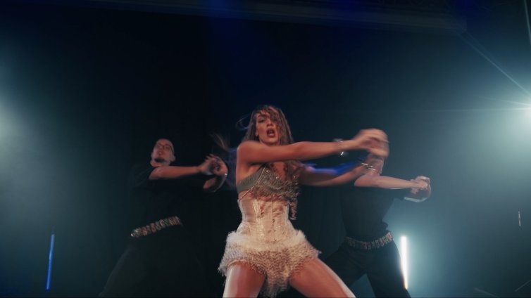 DARSY открива концерта на Криско в Лондон 